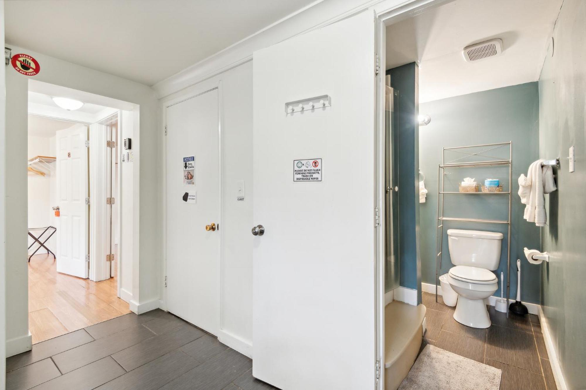 Brighton Retreat - Walk To Metro Guest house *