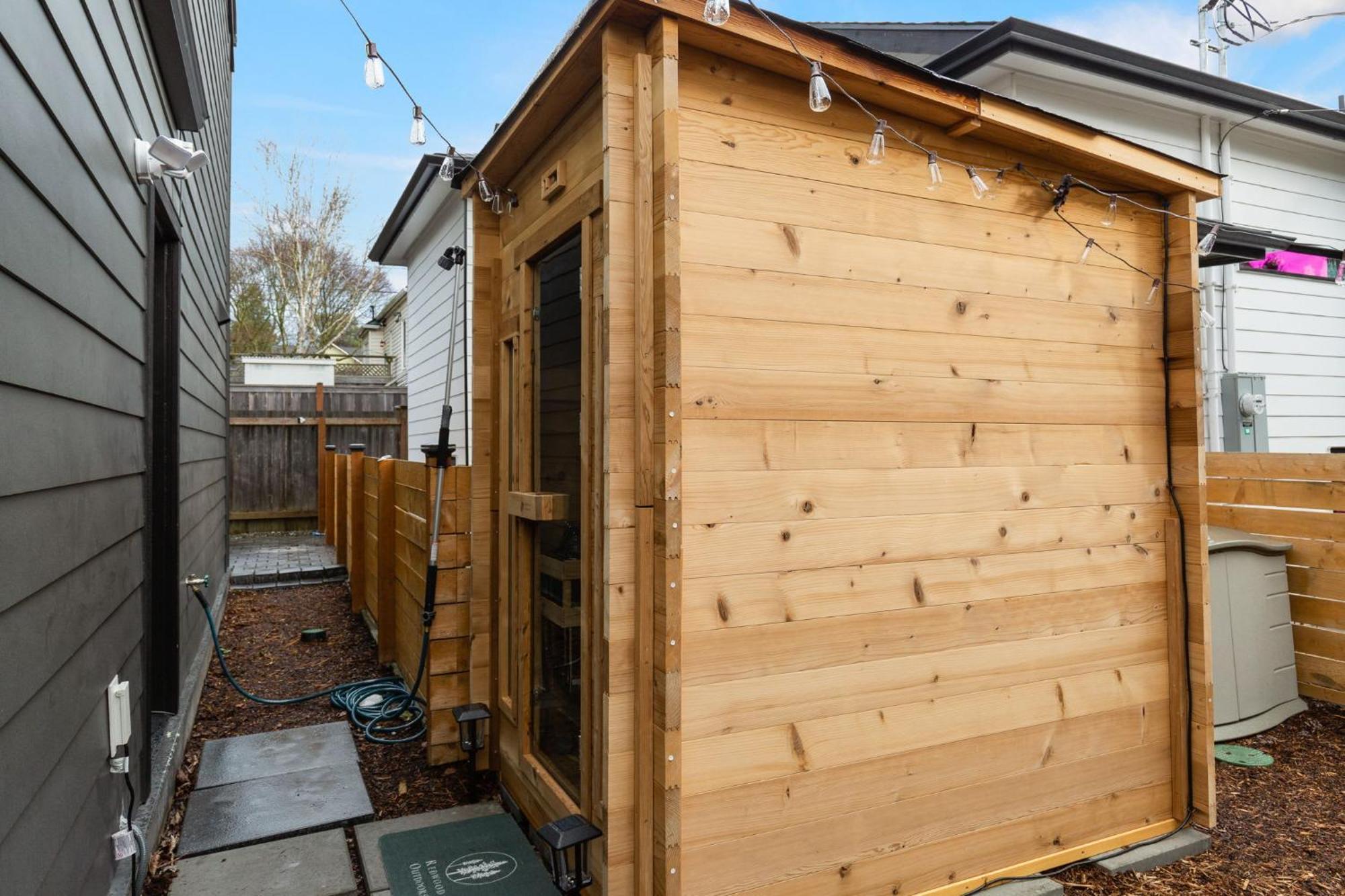 Holiday home Modern Ballard Retreat Near & Parks