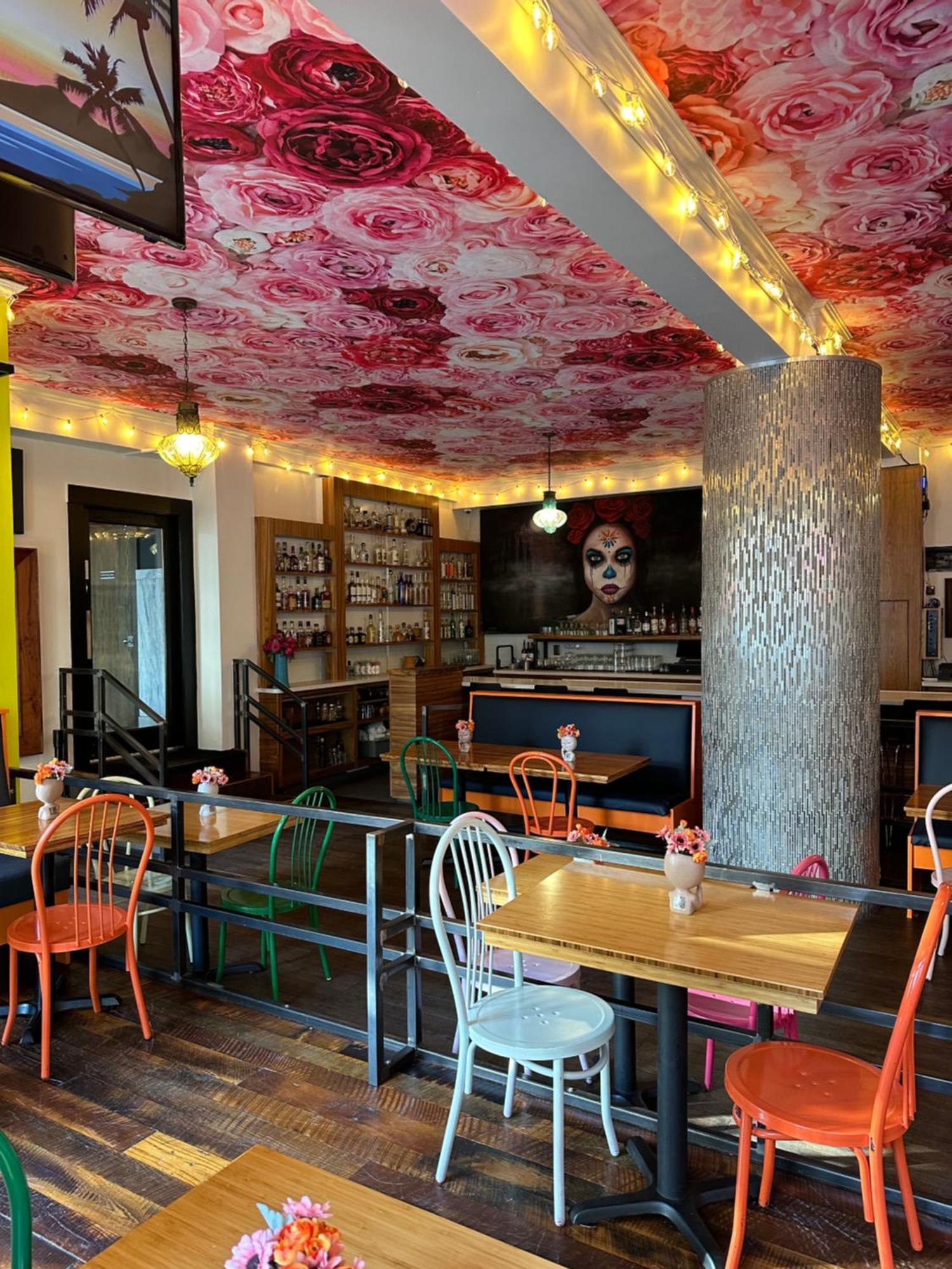 Moore Hotel 2*