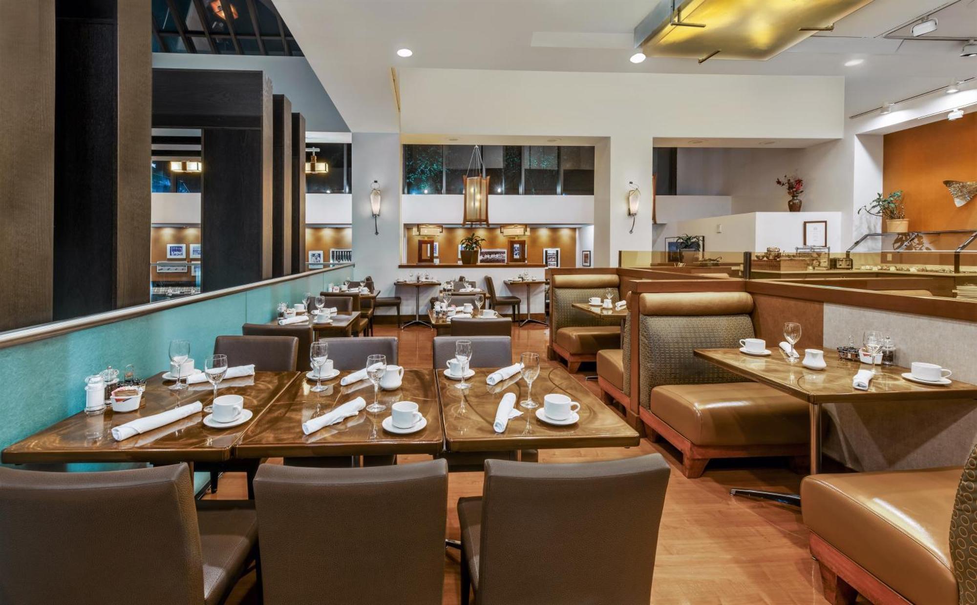 Crowne Plaza Newly Renovated With No Fee 4*