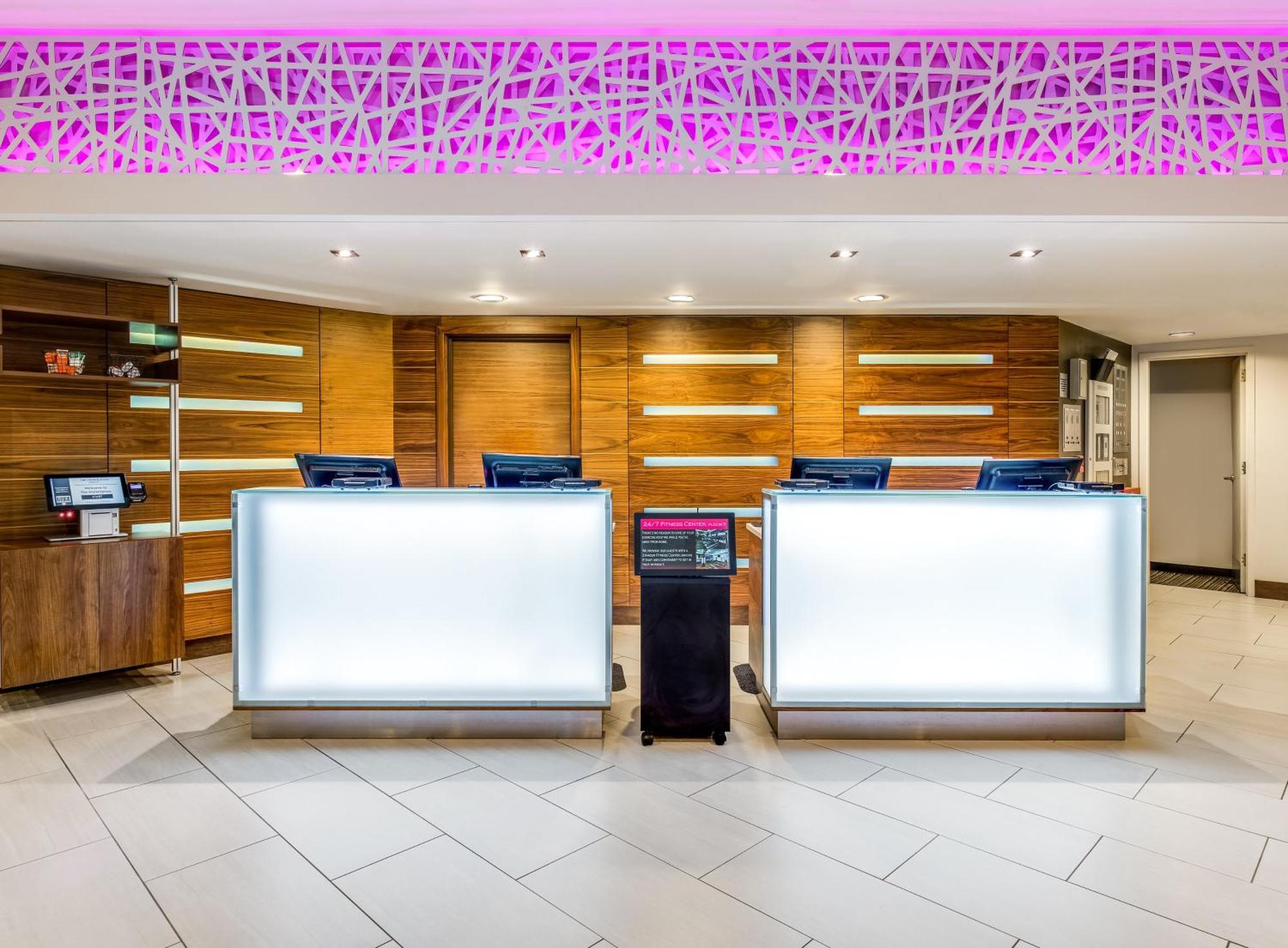Crowne Plaza Newly Renovated With No Fee 4* Seattle