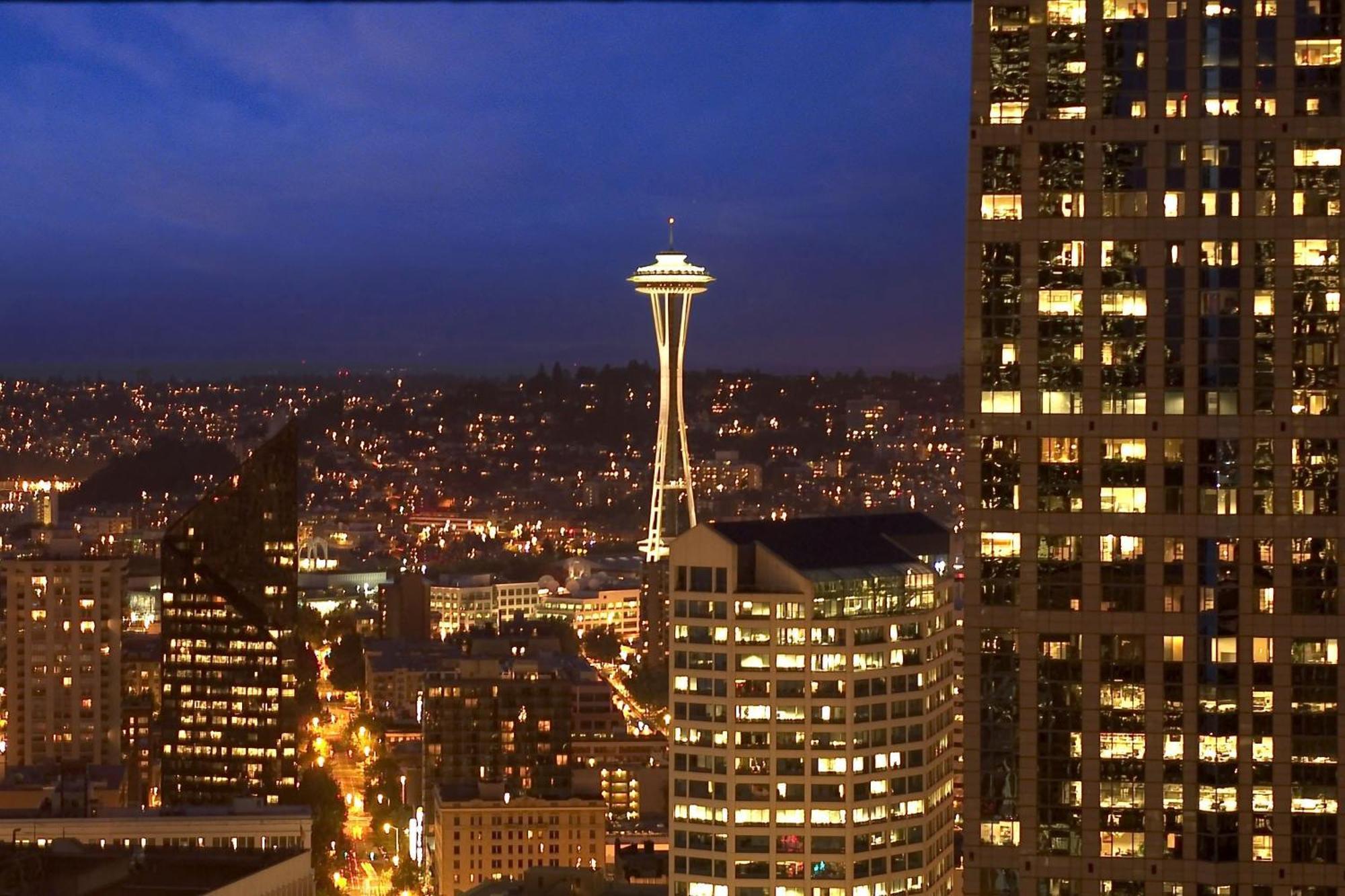 Hotel Crowne Plaza Newly Renovated With No Fee Seattle