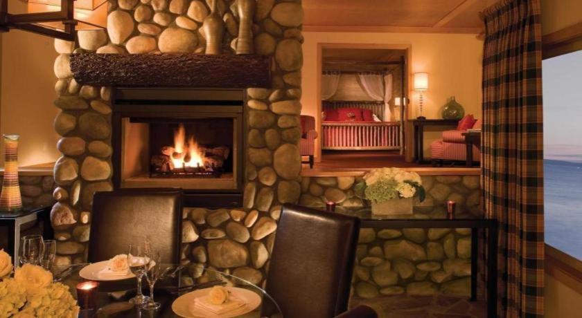 The Edgewater, A Noble House Hotel