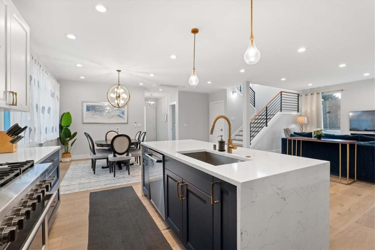 New House With Chef's Kitchen And Spa-like * Seattle
