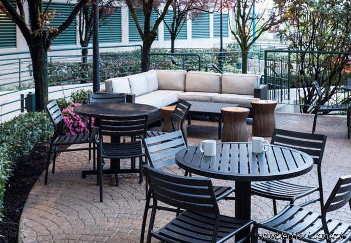 By Marriott Downtown/lake Union Seattle