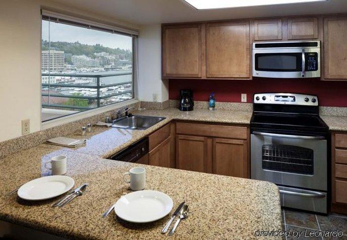 By Marriott Downtown/lake Union