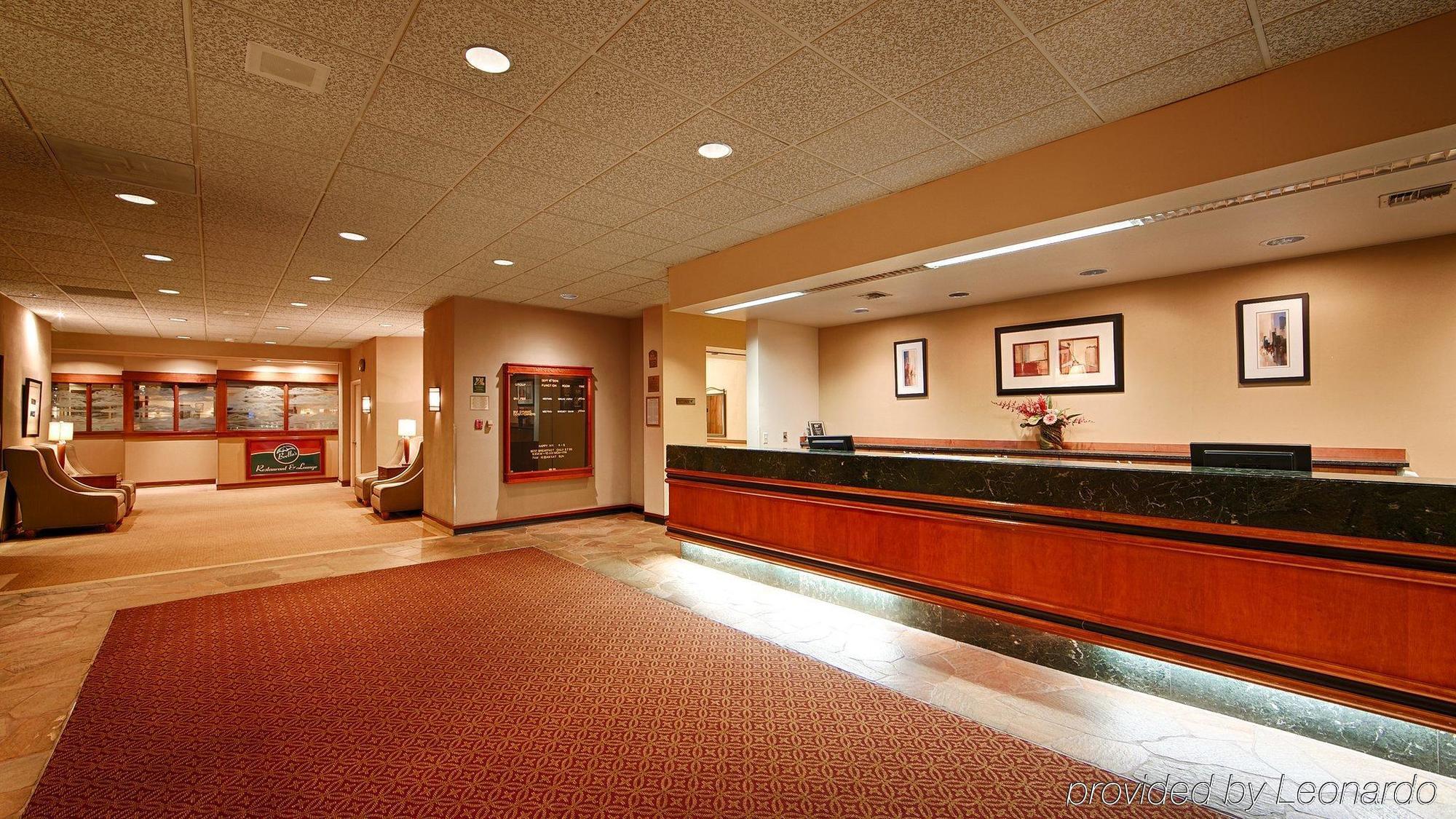 Hotel Executive By The Space Needle 3*