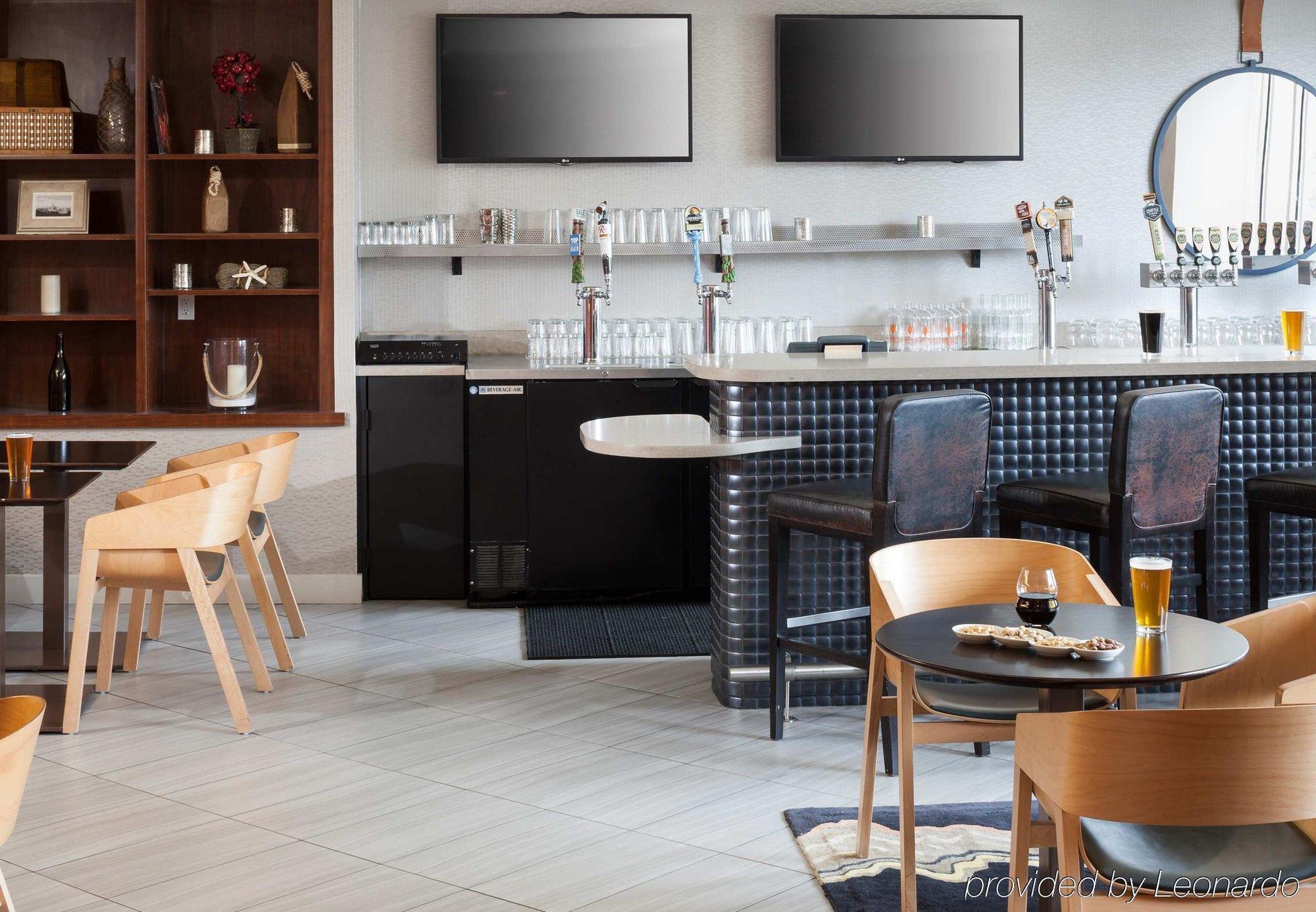By Marriott Downtown/lake Union