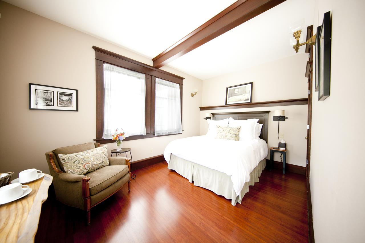 The Gatewood 3*