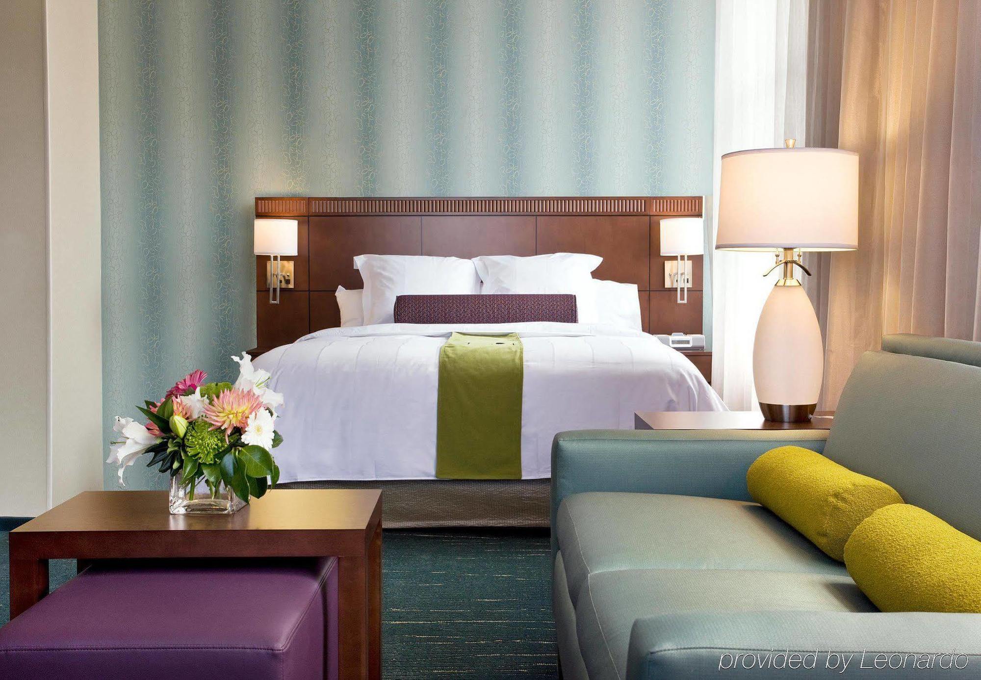 Courtyard Downtown / Pioneer Square 3*