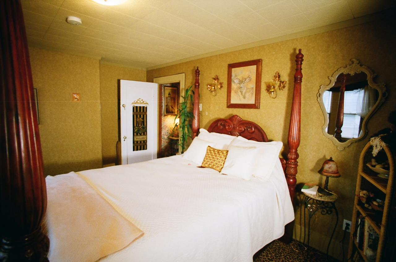 Chittenden House Bed & Breakfast *