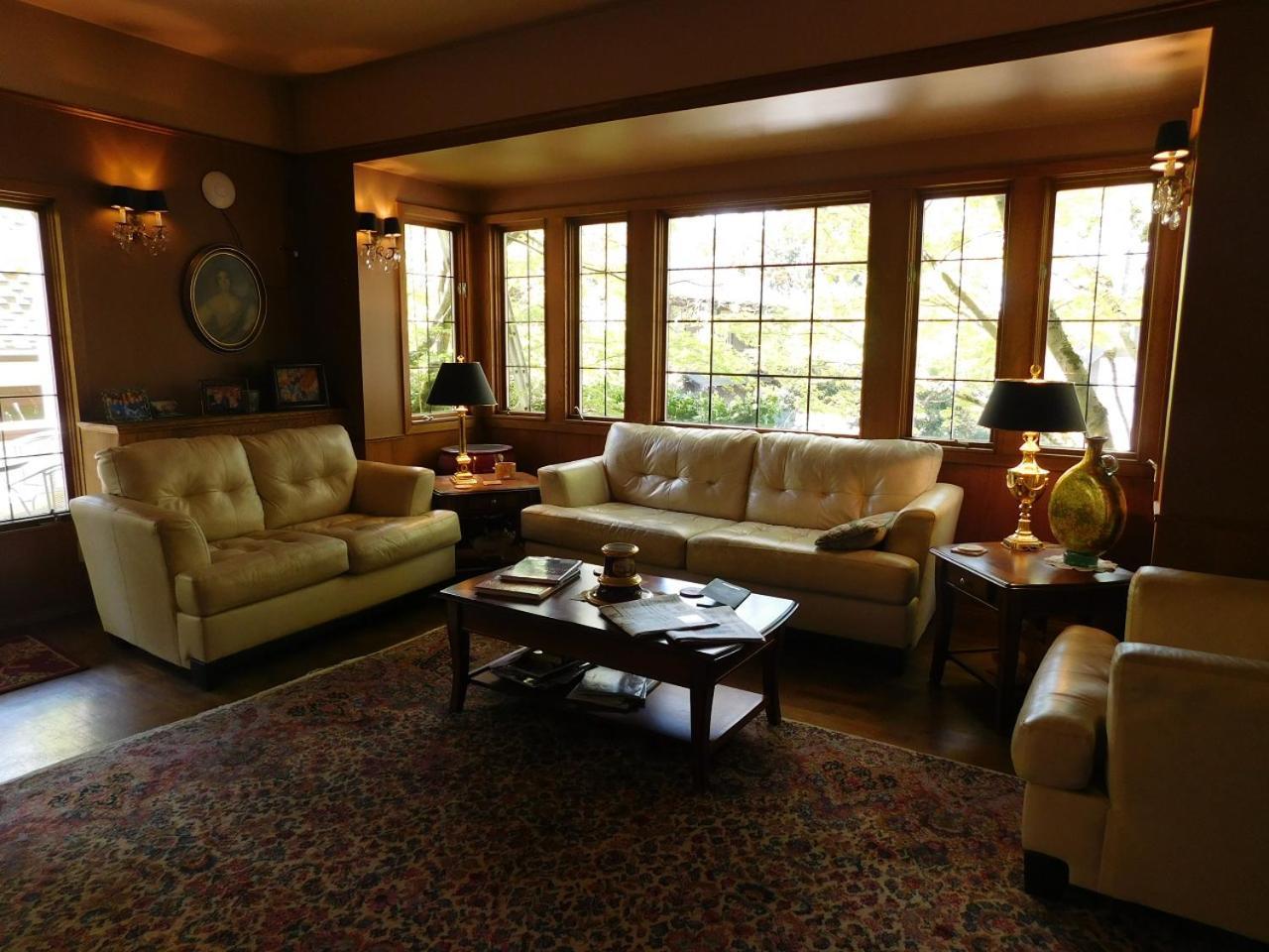 Bacon Mansion Bed & Breakfast