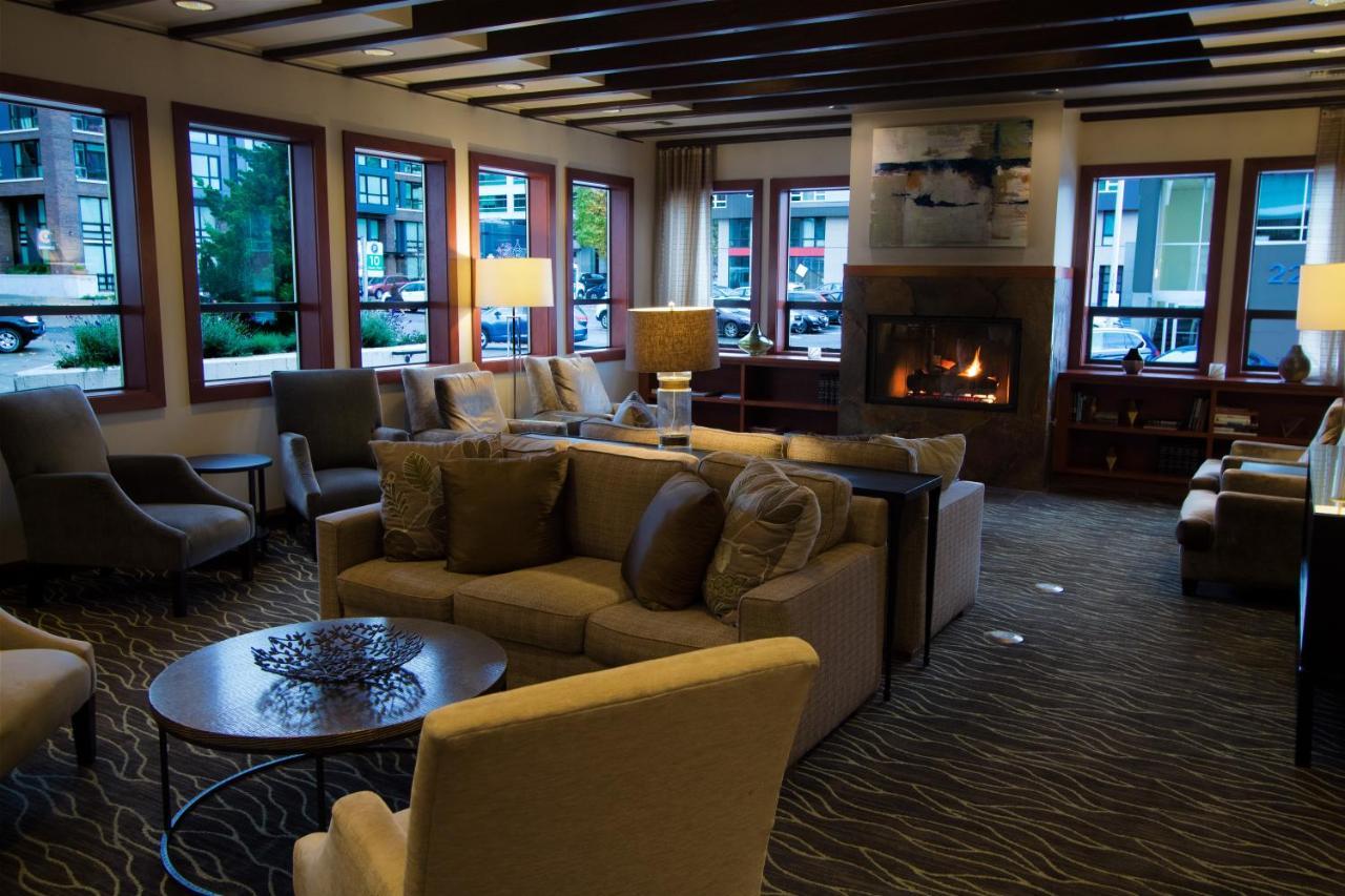 Executive By The Space Needle Hotel 3*