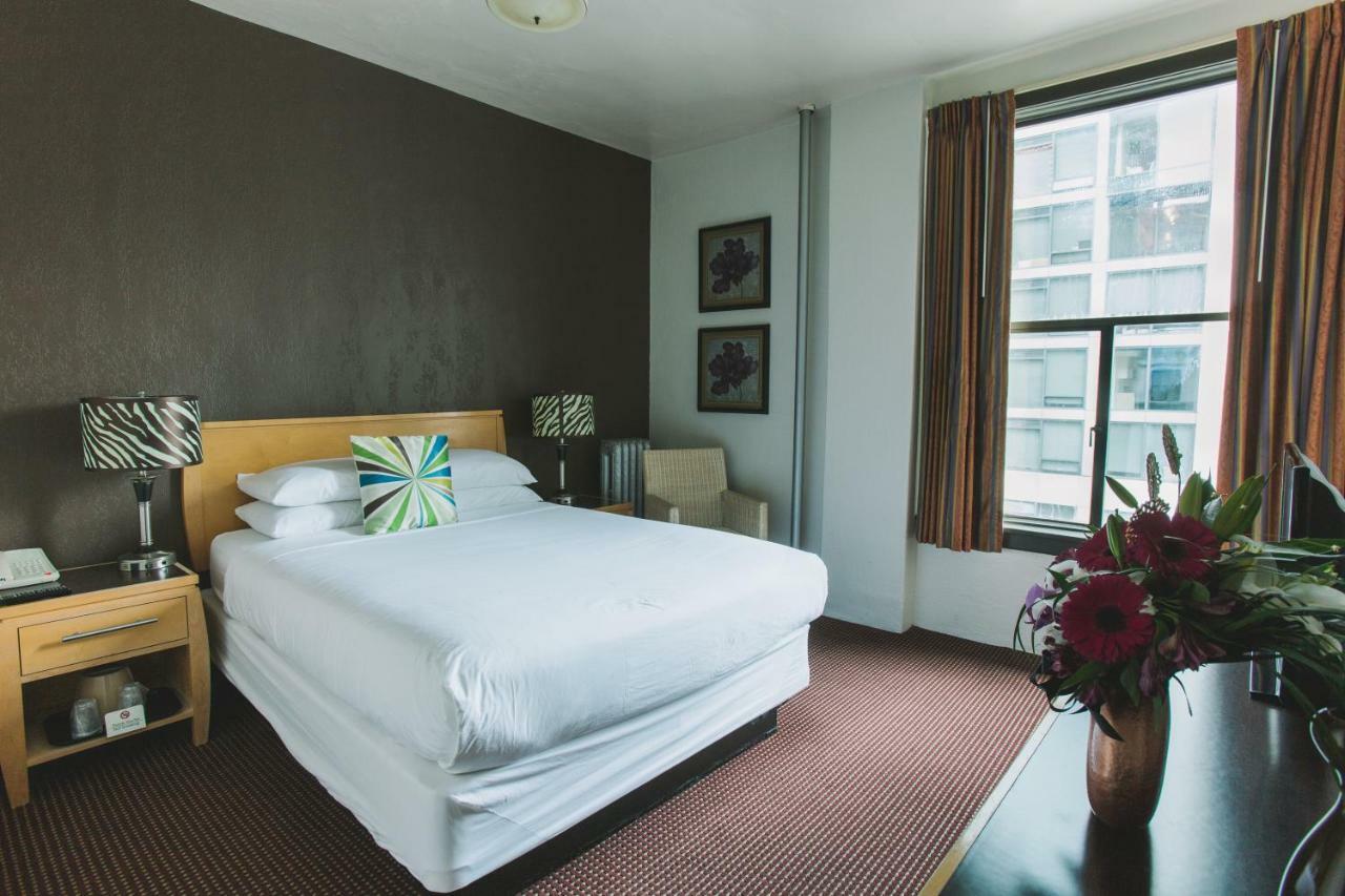 Moore Hotel