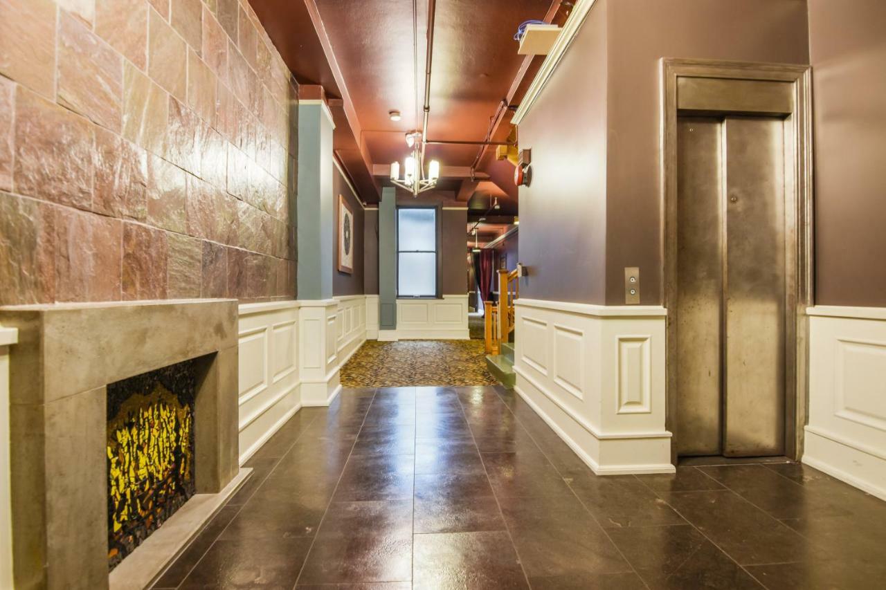 Moore Hotel