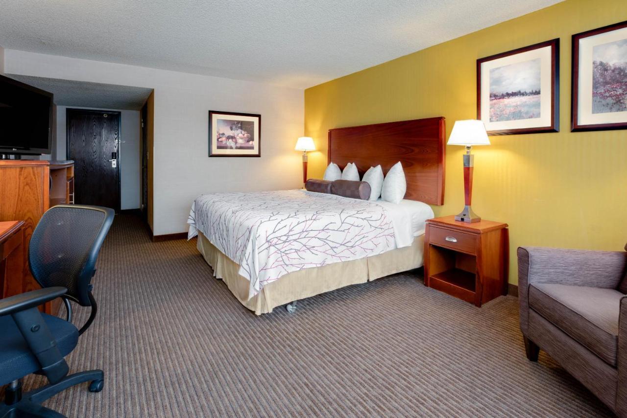 Executive By The Space Needle Hotel