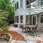 Madison Park Seattle With Outdoor Private Garden And Grill 1Br 1Ba
