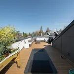 Modern Townhome In Seattle\'S Central District With Rooftop