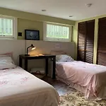 Comfy Sunny Room Near U-District And Downtown