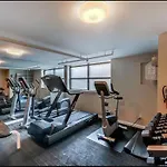 Lovely 1 Bedroom Condo In The Heart Of Seattle!