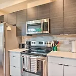 Seattle Townhome Rooftop Deck Less Than 7 Mi To Dtwn