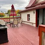 Tiny Private Room