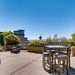 Top Floor Water View Oasis Near Space Needle & Cruise