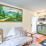 Quaint Seattle Retreat 2 Mi To Capitol Hill!
