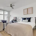 Columbia City Studio W Wd Gym Nr Light Rail Sea-347