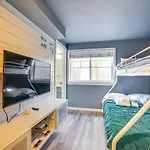 Pet-Friendly Seattle Townhome Less Than 1 Mile To Lake!