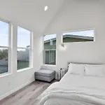 Eco Built Crown Hill Townhouse - 85 Walkscore