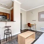 Downtown 1Br W Gym Roof Nr Pike St Mkt Sea-202
