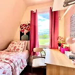 Private Room Tiny With Shared Bathroom Near Seatac Airport And Downtown Seattle