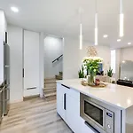 Luxury Seattle Vacation Rental With Fire Pit!
