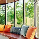 Spacious Home In Seattle