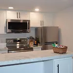 Cozy 1 Bedroom Apartment In Nw Seattle W/ Private Patio
