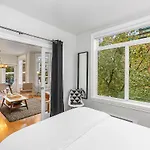 The Corner Nest At Belltown