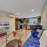 Modern 3 Bedroom Townhouse Just Steps To Alki Beach
