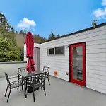 Modern 3 Bedroom Townhouse Just Steps To Alki Beach