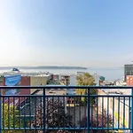 1 Bedroom With Stunning Puget Sound View