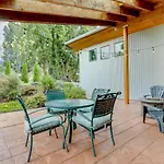Beautiful Seattle Home With Patio About 9 Mi To Downtown