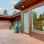 Beautiful Seattle Home With Patio About 9 Mi To Downtown