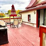Private Room Tiny With Shared Bathroom Near Seatac Airport And Downtown Seattle