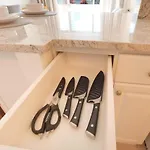 Luxury Downtown Studio King Bed City View