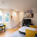 Adorable Cozy House With Parking And Loft!