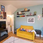 Adorable Cozy House With Parking And Loft!