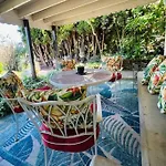 Blue Heron Manor - Historic Charm Centrally Located