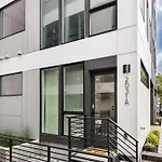 Brand New Eastlake Studio - Slu Uw Shops & Eats