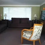 Quiet Residential Wallingford W/Parking