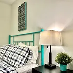 Private Room With Shared Bathroom On The 1St Floor 10 Minutes Walk To University Of Washington